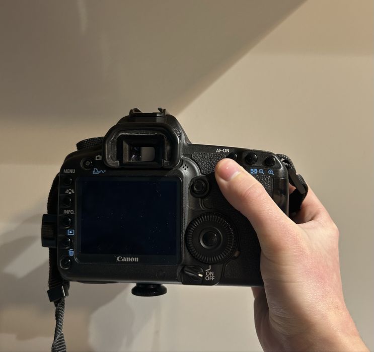 Canon EOS 5D Mark II + obiektyw