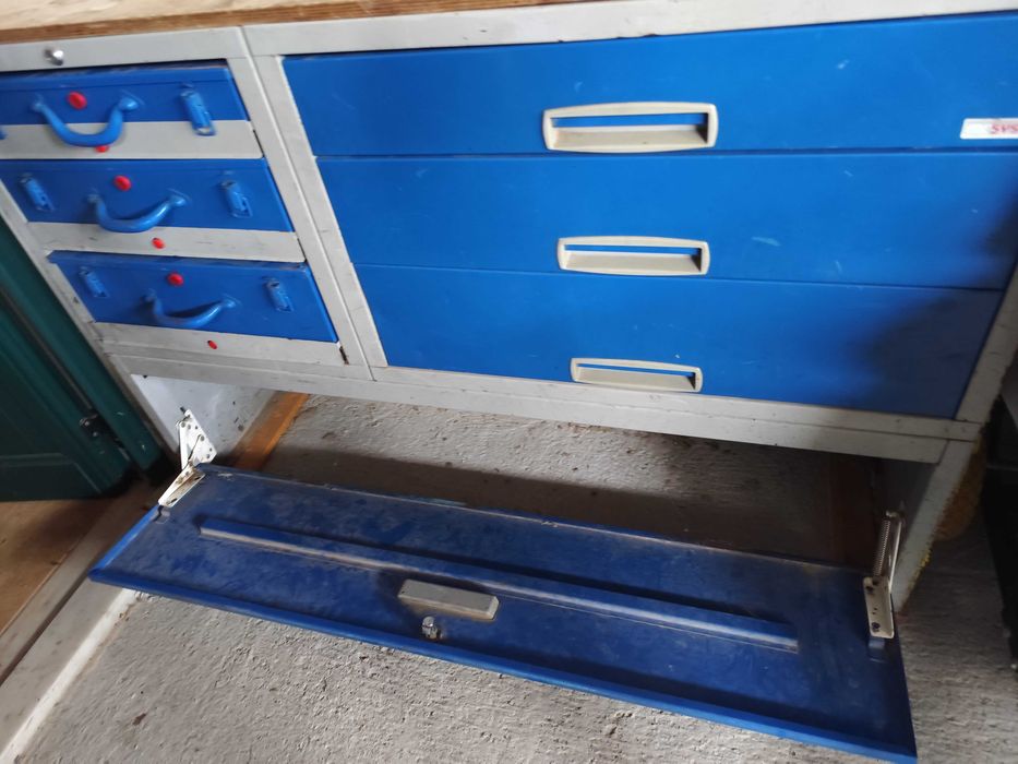Bancada de Trabalho para Carrinha – Completa  Gavetas, Malas e Torno