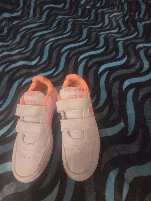 Buciki dziewczęce adidas HOOPS rozm. 31
