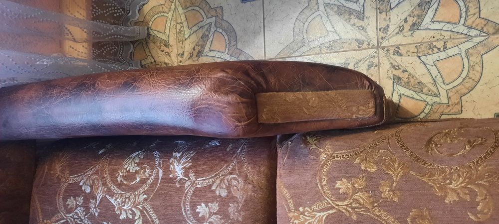 Продам добротный диван. Размер 215х150. Состояние нового.