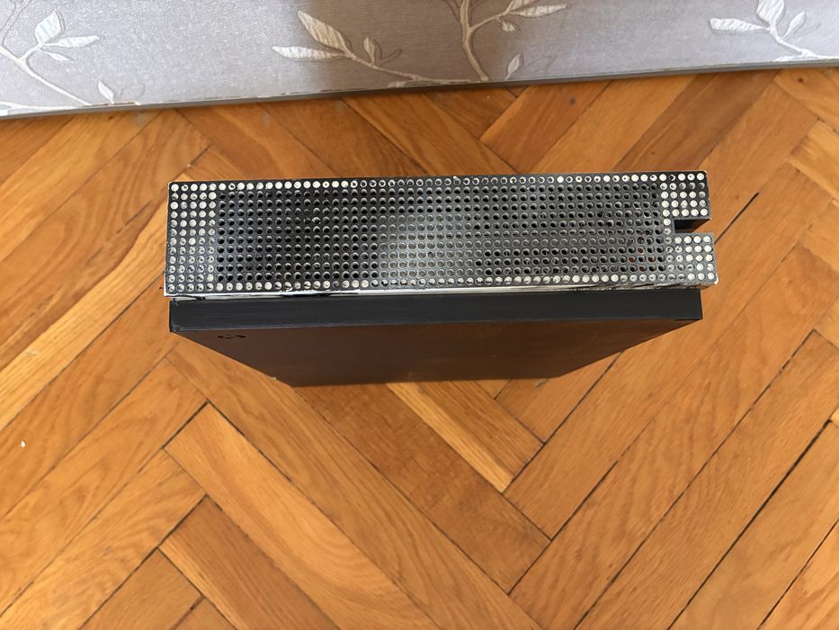 Xbox One S z malowaną obudowa
