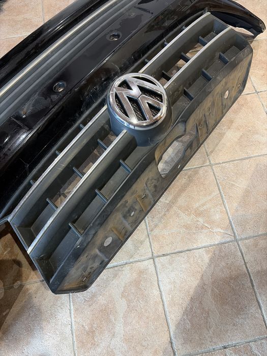 Para-choque Dianteiro + Grelha VW Amarok (2012) – Original e em Bom Estado