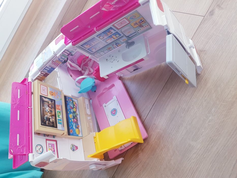 Karetka pogotowia Barbie.