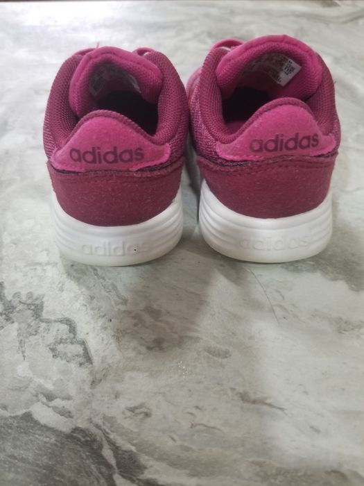 Adidas дитячi кросiвки оригiнал.20розмiр