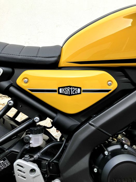 Yamaha XSR 125 amarela (2022) // 2.903 km // 4.600 €
