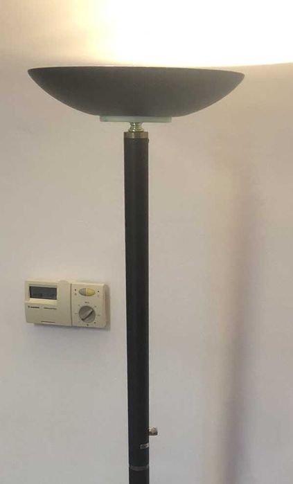 Candeeiro de Pé luz regulavel