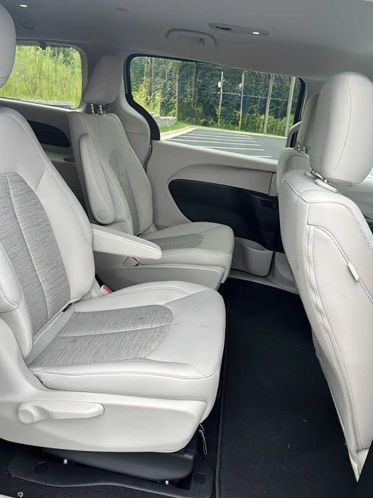 Chrysler Pacifica hyb      2018