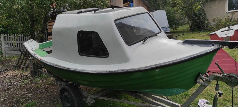 łódka wanda 430x170 z kabiną i z przyczepą