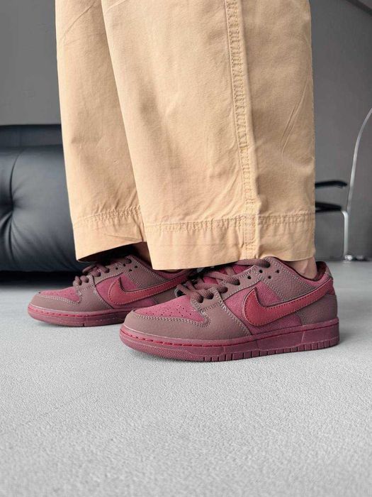 Nike Sb Dunk Low City Of Love Burgundy