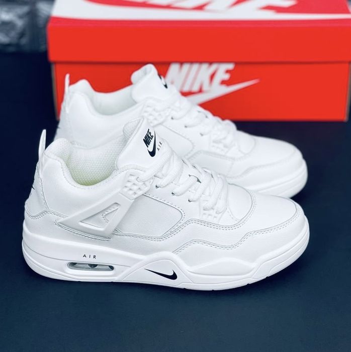 Nike Aura 4 Кожаные белые кроссовки Найк Аура 4 / чоловічі білі кроси