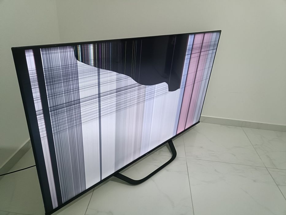Tv hisense 65 polegadas / para peças