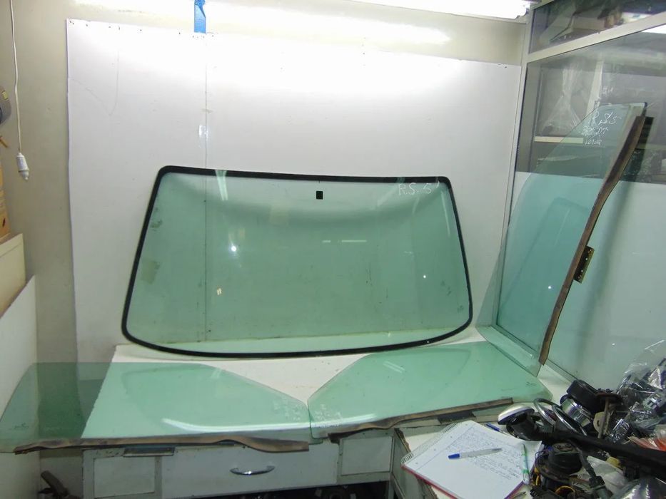 Renault Super 5 para-brisas verde