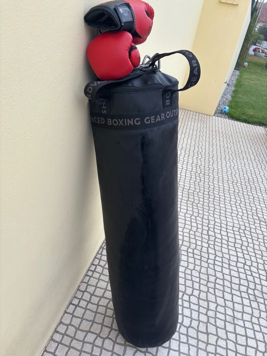 Saco de Boxe Pés/Punhos - 32Kg + Luvas 12”