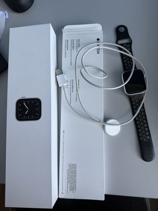 Apple Watch Series 5 44mm Silver
