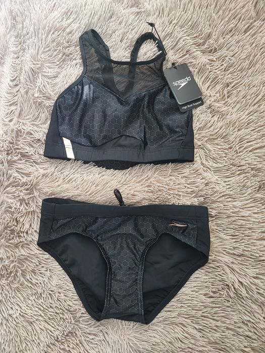 Купальник бренду speedo