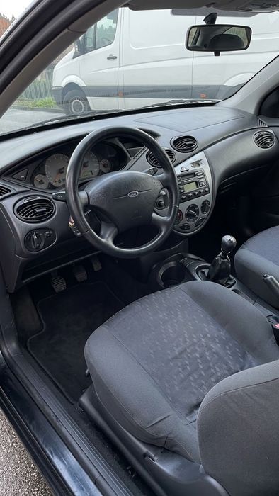 Ford Focus 1.8 TDDi - 3 Portas Bom Estado Geral — photo 4