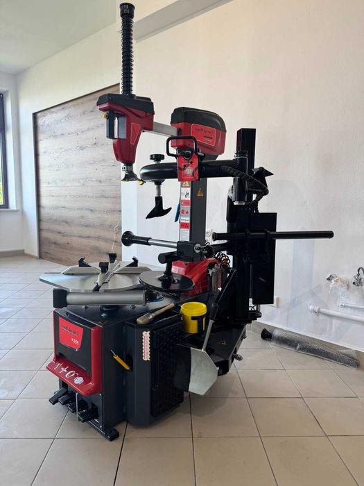 Автоматичний шиномонтажний верстат