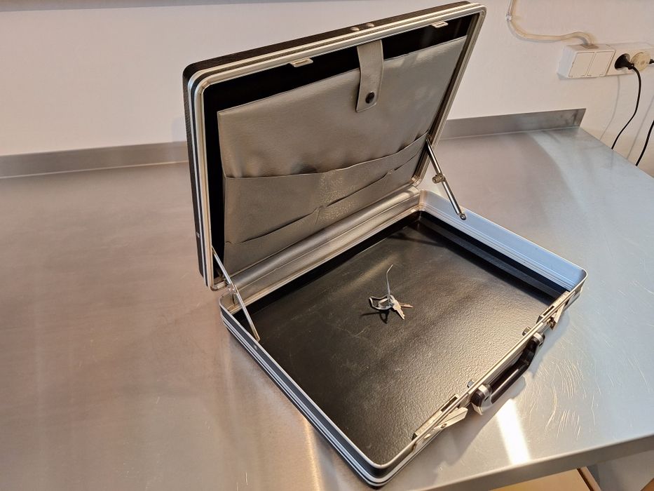 Neseser, aktówka, teczka