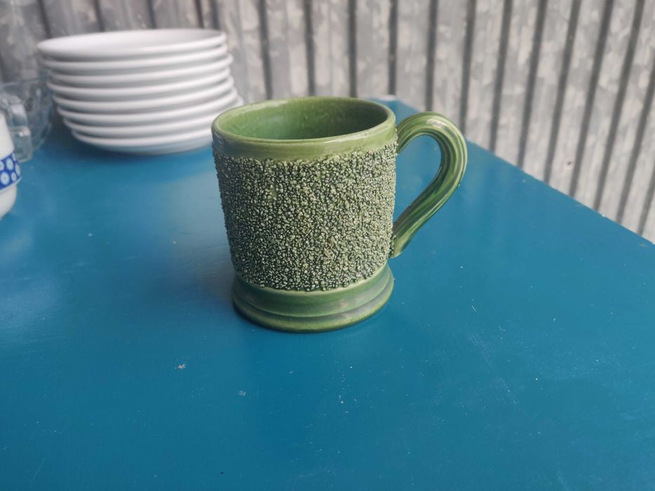 chavena verde com relevo