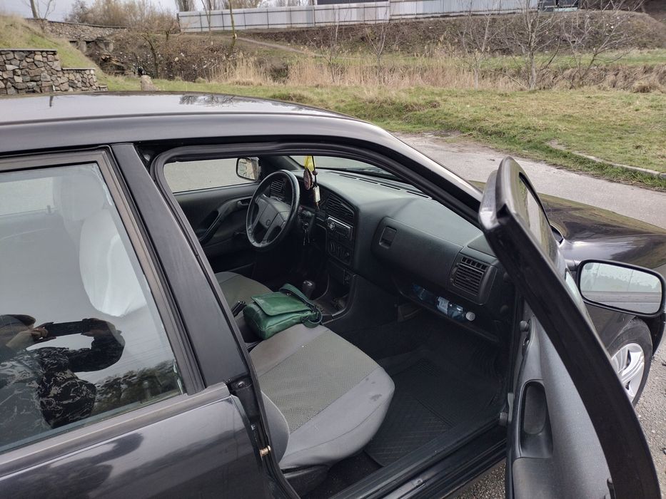Продам свій Volkswagen Passat B4