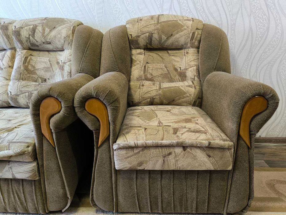 Продам диван та 2крісла