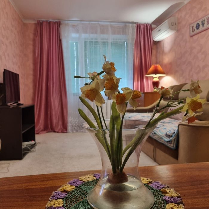 Сдам посуточно 2комн в центре.