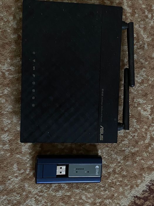 Продаю працюючий роутер:“ASUS".