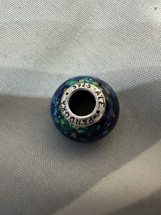 Charms pandora czarno zielony