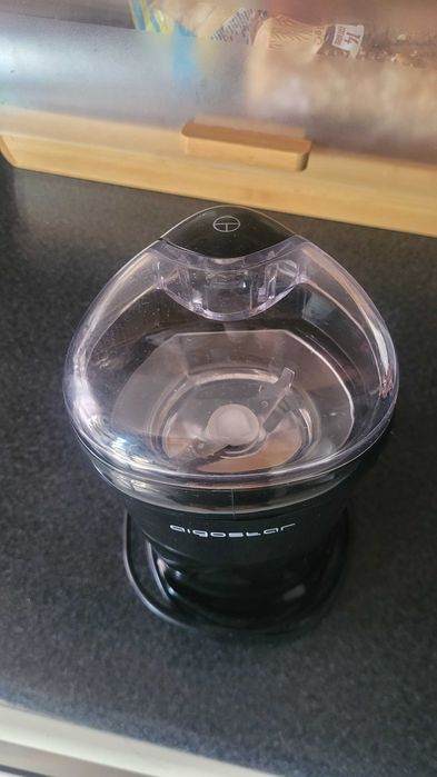 Moinho de café so foi usado uma vez