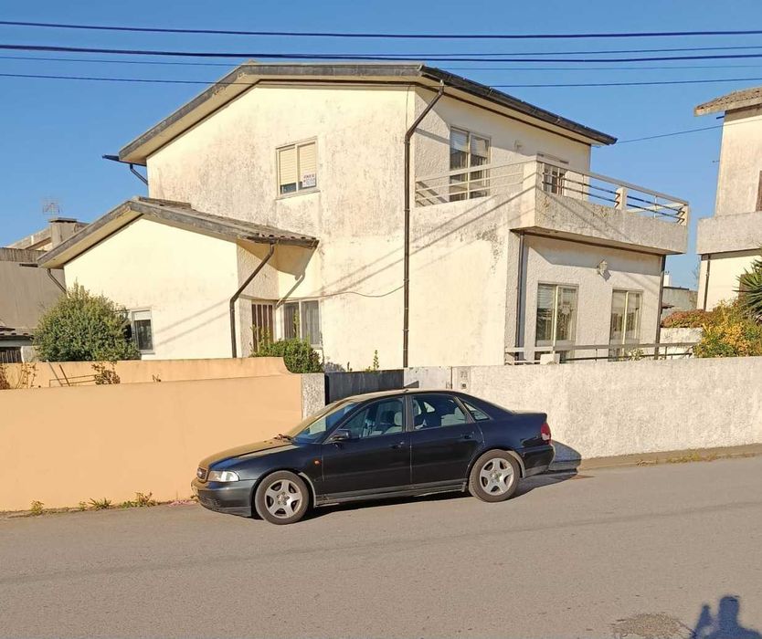 Moradia t5, Lavra, linha de praia