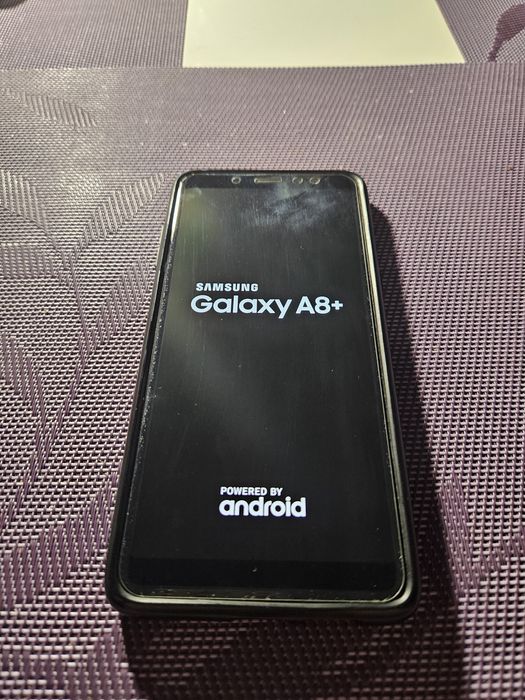 Продам телефон Samsung A8+