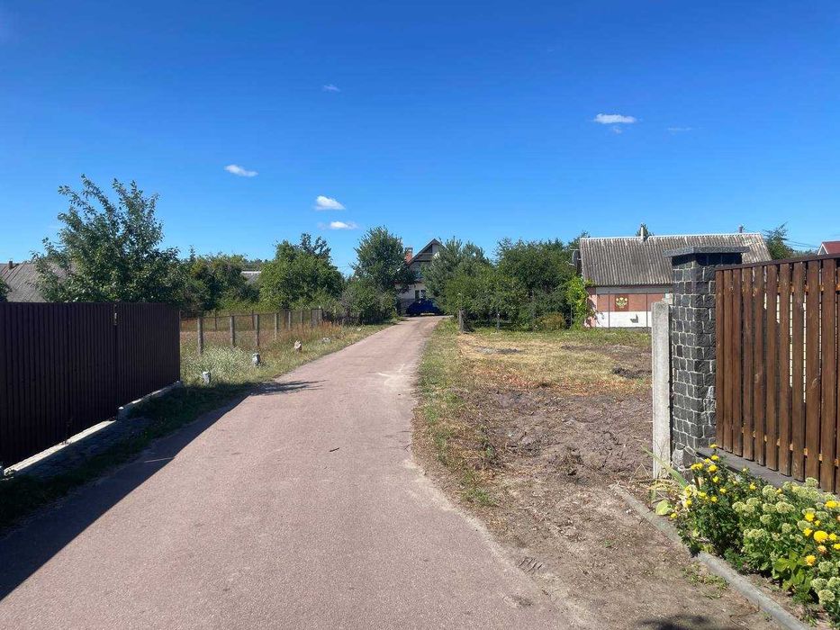 Ділянка в Зарічанах
