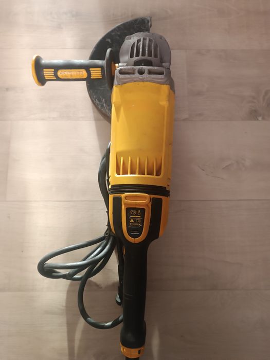 Болгарка DeWalt 230mm