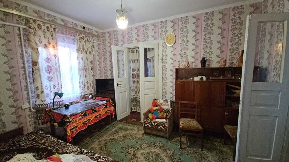 Два будинки на одному подвір’ї, 30 соток двору з городом Є відеоогляд