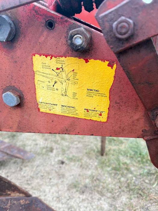 Квернеланд 3-х корпусний Kverneland плуг