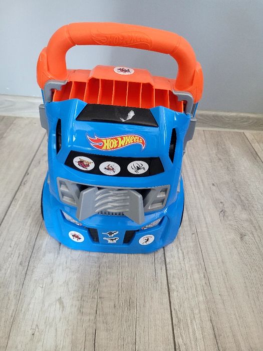 Hot Wheels - Walizka z torami zjazdowymi na autka