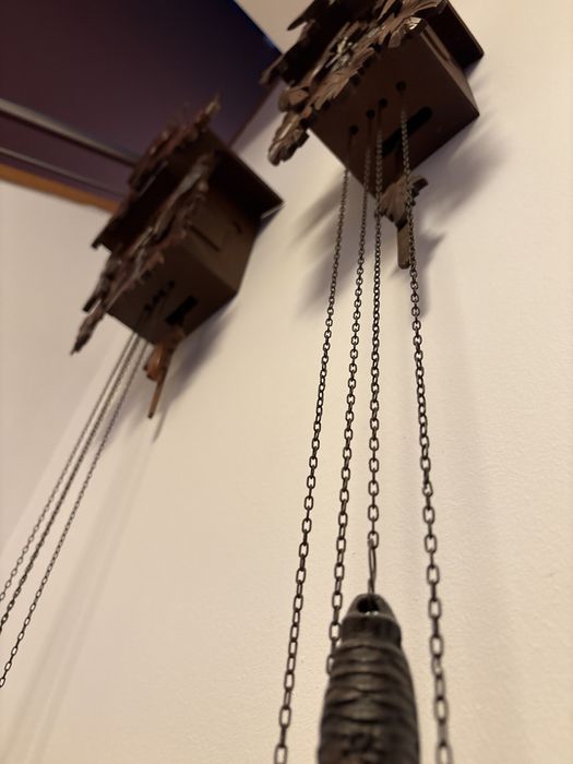 Vendo 2 relógios cuco em caixa de madeira