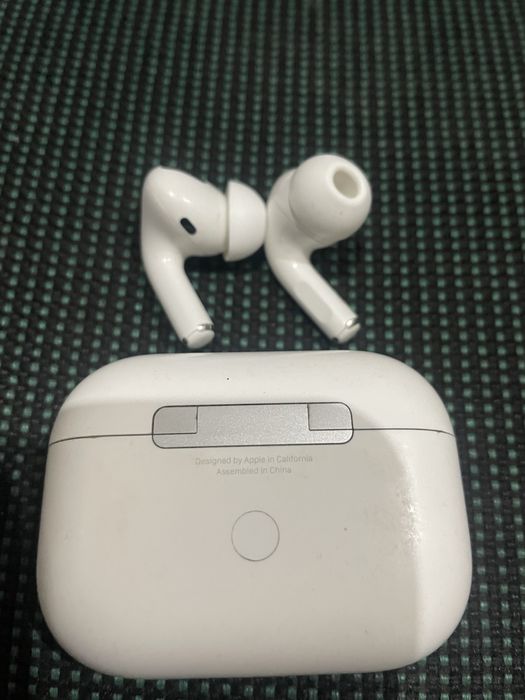 Airpods pro  продам навушники стан гарний