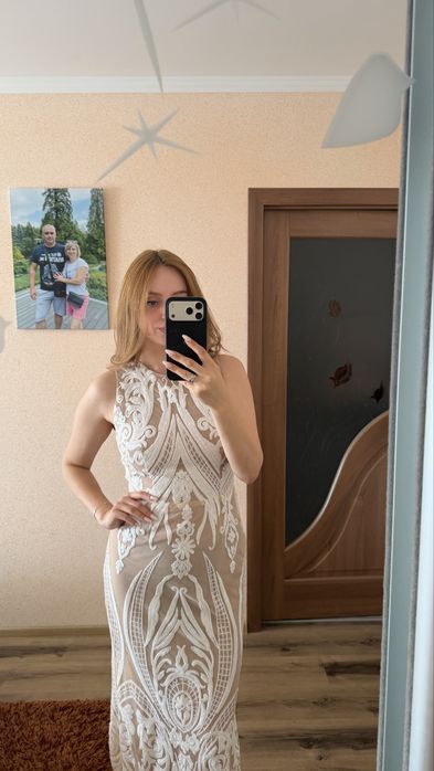 Елегантне біле плаття на розпис / весілля / випускний