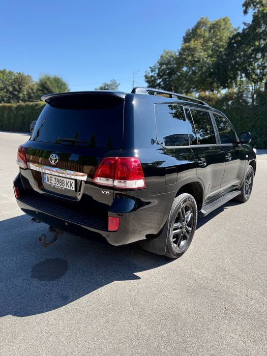 Toyota Land Cruiser 200