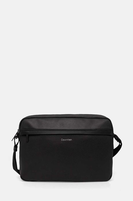 Сумка Calvin Klein.
