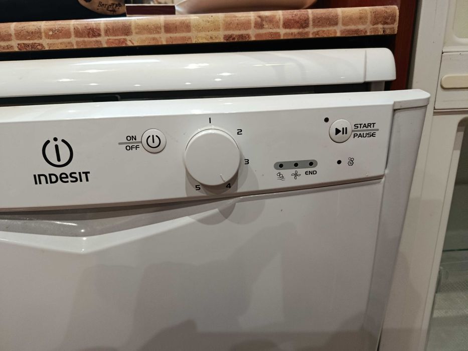 Посудомоечная машина Indesit DFG 60см б/у