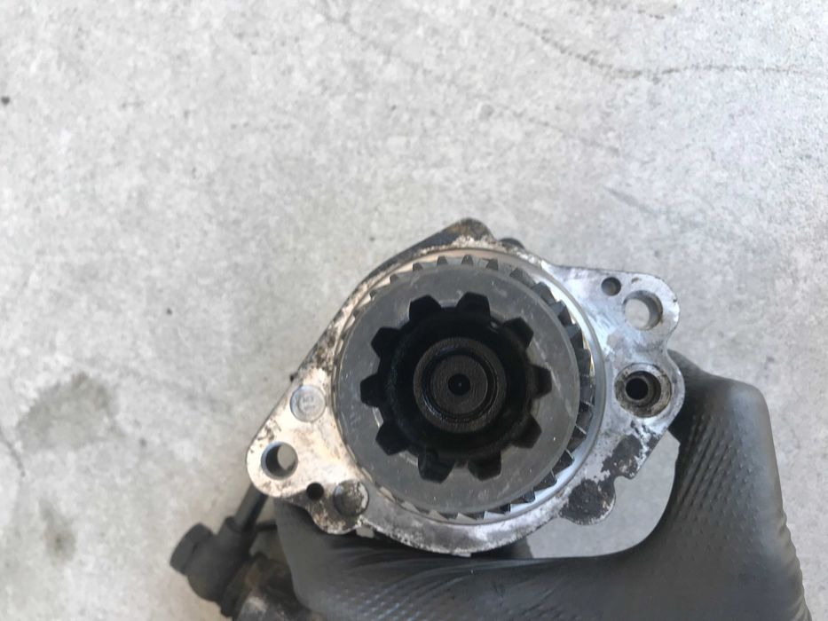 Вакуумний вакумний насос помпа Toyota Land Cruiser Prado Hiace