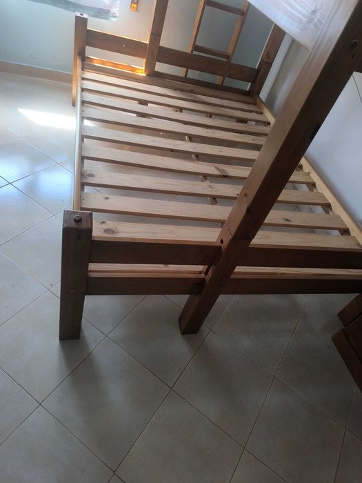 Cama de casal madeira maciça