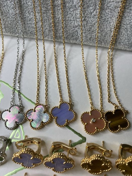 Комплект серьги и подвеска van cleef, vca , конюшина, ван клиф