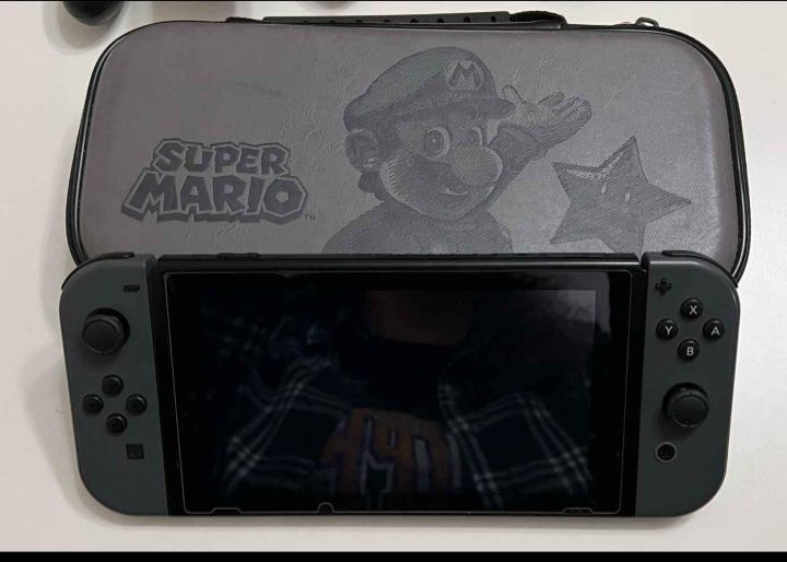 Nintendo Switch Model V2 Complete + Extras64171302712065120