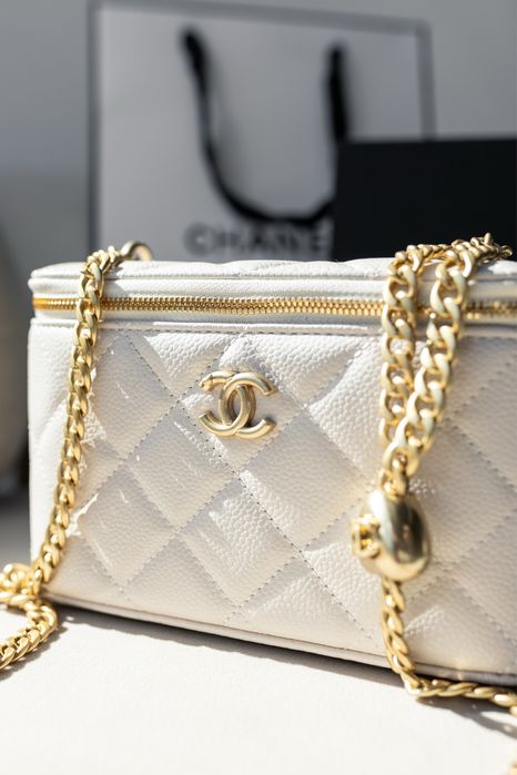 Сумка Chanel Vanity Case бежева