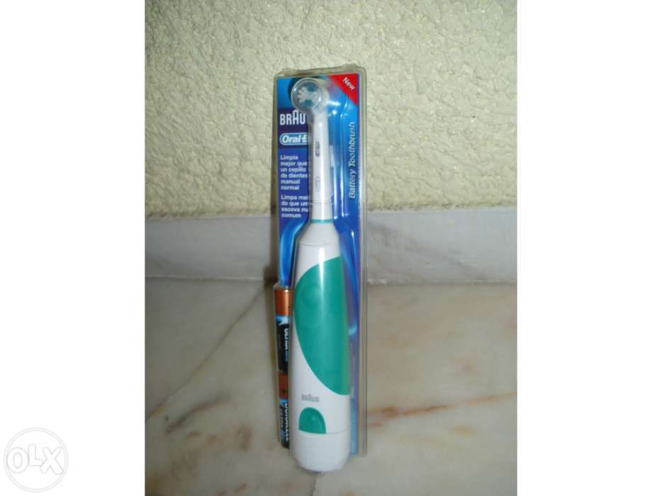 Escova dentes há pilhas Braun oral b D-4