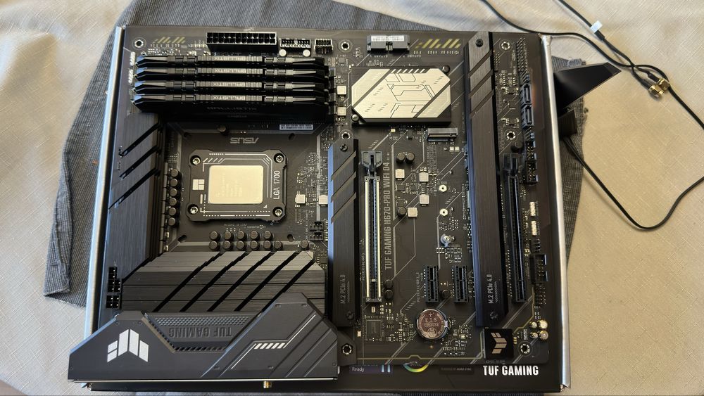 Płyta główna Asus h670 pro intel 12700k ram ddr4 3600