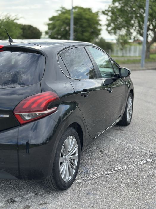 Peugeot 208 1.2 gasolina PureTech